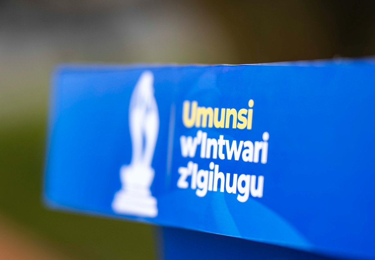 UrugwiroVillage's tweet photo. This morning at the National Heroes Mausoleum, President Kagame and First Lady Jeannette Kagame will lay a wreath to commemorate National Heroes Day. Follow live: https://t.co/1dnIsufGas https://t.co/9OTtjrNKHG