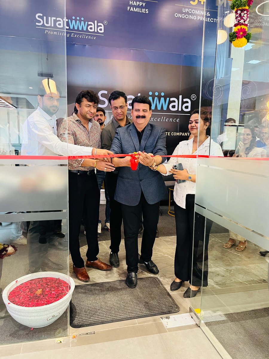 SuratwwalaBGL's tweet photo. A New Era Begins! 🎉 Join us for the grand Inauguration of the New T.O.D Sales Office – the gateway to unmatched opportunities!

📍 Visit us &amp; step closer to your dream investment!
For more information - 9545 400 300

#Suratwwala #suratwwalabusinessgroup #GrandOpening https://t.co/oqA3fnLW7Q