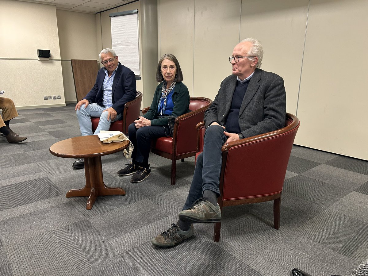 ADMD_82's tweet image. Une conversation riche et précieuse avec les Pr. Hervé Bouaziz 🇫🇷et François Damas 🇧🇪 animée par la vice-présidente de l’@ADMDFRANCE , le Dr. Anne Vivien.
Humanité et profondeur pour parler de la fin de vie.
#45journéesdesdélégations #Liberté #Choix #FindeVie