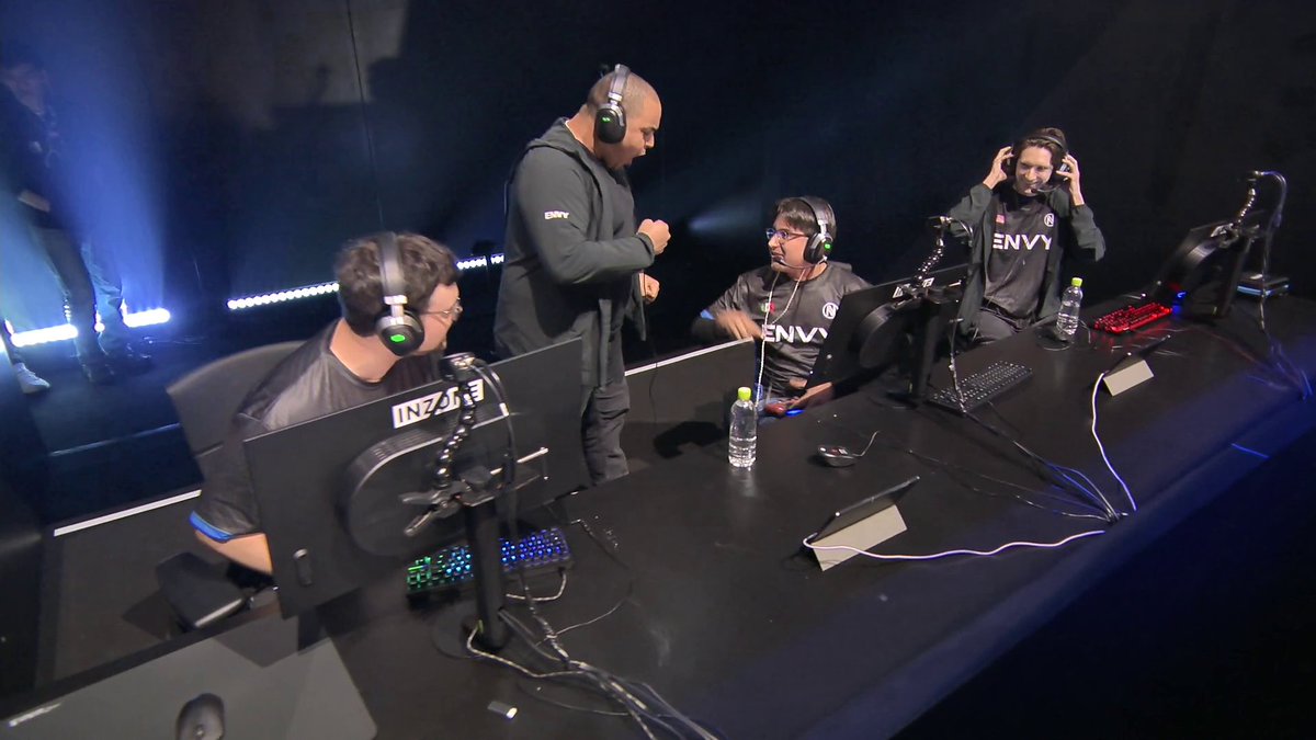 PlayApexEsports's tweet photo. 11 kp and over 3700 damage for @Envy! 
They take game 2 😎 https://t.co/2njJR2qWOM