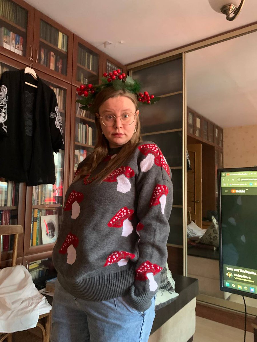 три енота в костюме учёного tweet media