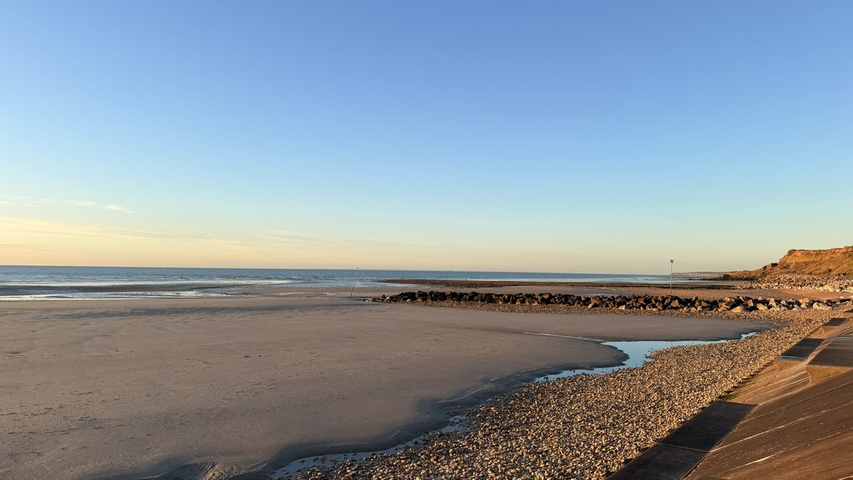 Magnifique coucher de soleil pour finir la journée et la semaine 🌅😎 #coucherdesoleil