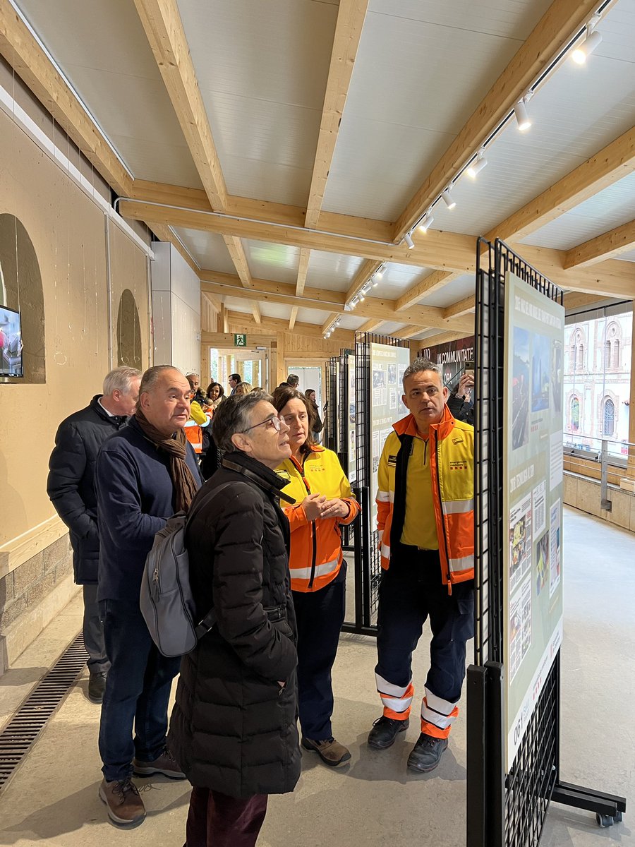 Avui dissabte és el darrer dia de la setmana monogràfica del Sistema d’Emergències Mèdiques de Catalunya, activitat que s’emmarca dins l'𝔸𝕟𝕪 𝕕𝕖𝕝 𝕄𝕚𝕝•𝕝𝕖𝕟𝕒𝕣𝕚 de #Montserrat⛪. 

📸 La consellera de <a href="/salutcat/">Salut</a> ens acompanya en la jornada d’avui, en la que també tindrà