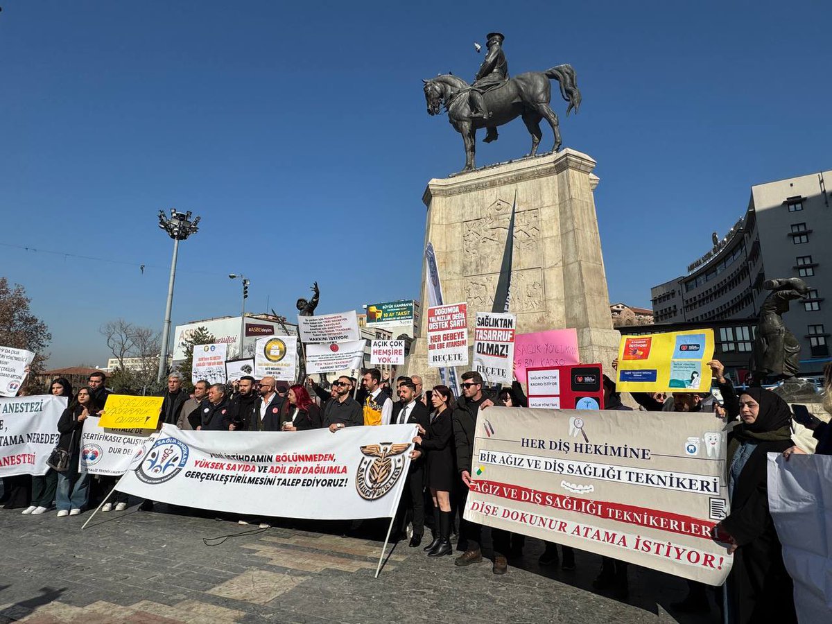 Sağlıkçı Birliği (@saglikcibirligi) on Twitter photo Bugün Ulus’tan bir kez daha sesleniyoruz: Sağlıkçılar emeğinin karşılığını istiyor! Atama sayıları artırılsın!
<a href="/drmemisoglu/">Prof. Dr. Kemal Memişoğlu</a> <a href="/memetsimsek/">Mehmet Simsek</a>
#SağlıkçıAtamaİçinUlusta Bugün Ulus’tan bir kez daha sesleniyoruz: Sağlıkçılar emeğinin karşılığını istiyor! Atama sayıları artırılsın!
<a href="/drmemisoglu/">Prof. Dr. Kemal Memişoğlu</a> <a href="/memetsimsek/">Mehmet Simsek</a>
#SağlıkçıAtamaİçinUlusta