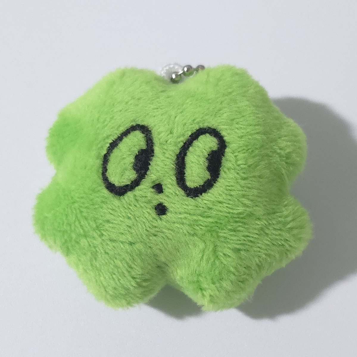 도영이 생일기념 클로버키링 나눔합니다🍀
(127DAY때 못해서 다른 멤버들도 같이합니다😅)
#RT 추첨으로 도영 2명, 그외 1명

당발 : 2월2일
배송비(반택1,800원) 부담 가능 하신 분들만 
참여 부탁드려요!
#NCT127
#시리도록_눈부실_도영이의_서른
#ToOurLittleWaveDoyoung