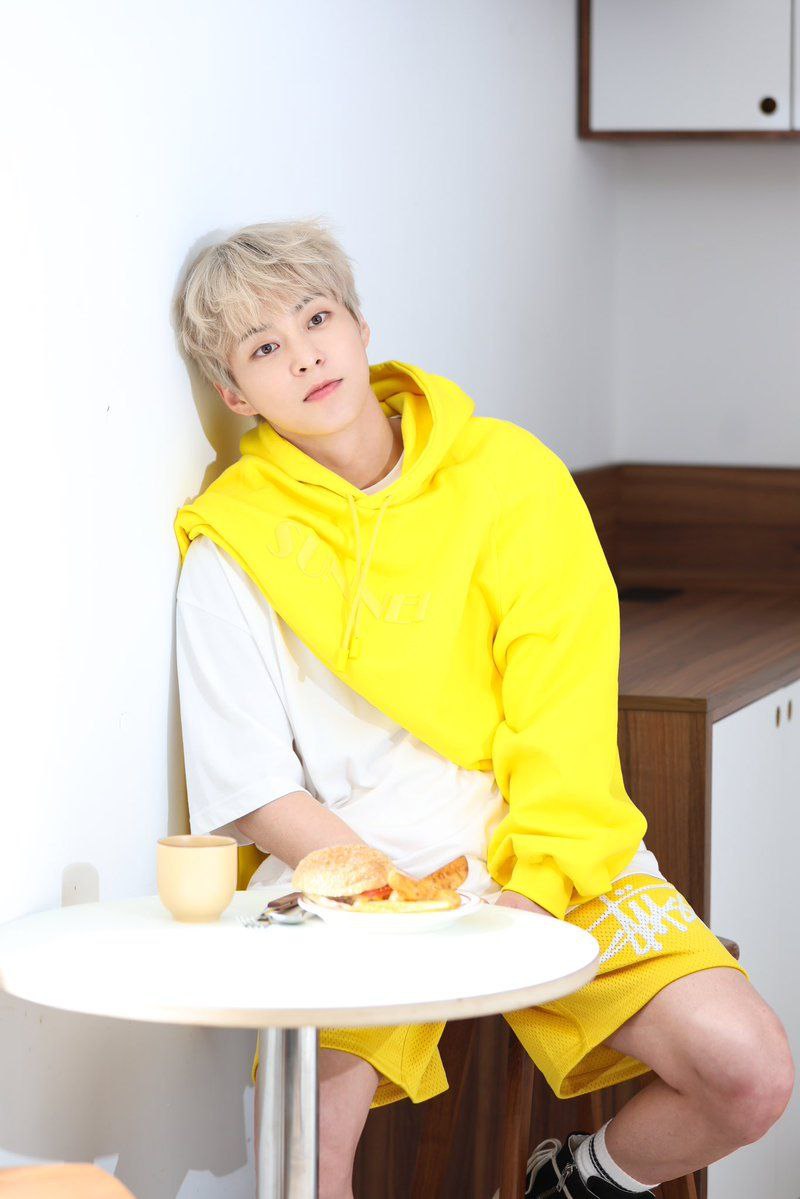 مارشمالو 😍  
سن فقط یه عدده برات عزیزم 

#시우민 #XIUMIN