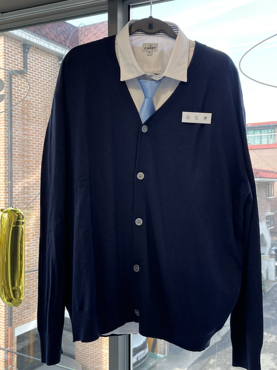 #도훈선배의_졸업식
#도훈이를_만난_두번째계절
진짜 생카가 너무 이쁘고 DP 돼어있는 사진들 다 너무 이쁘고 특히 졸업식 컨셉이 진짜 이쁜거 같아요!! 진짜 너무 이쁜 생카였습니다!!💗〰️