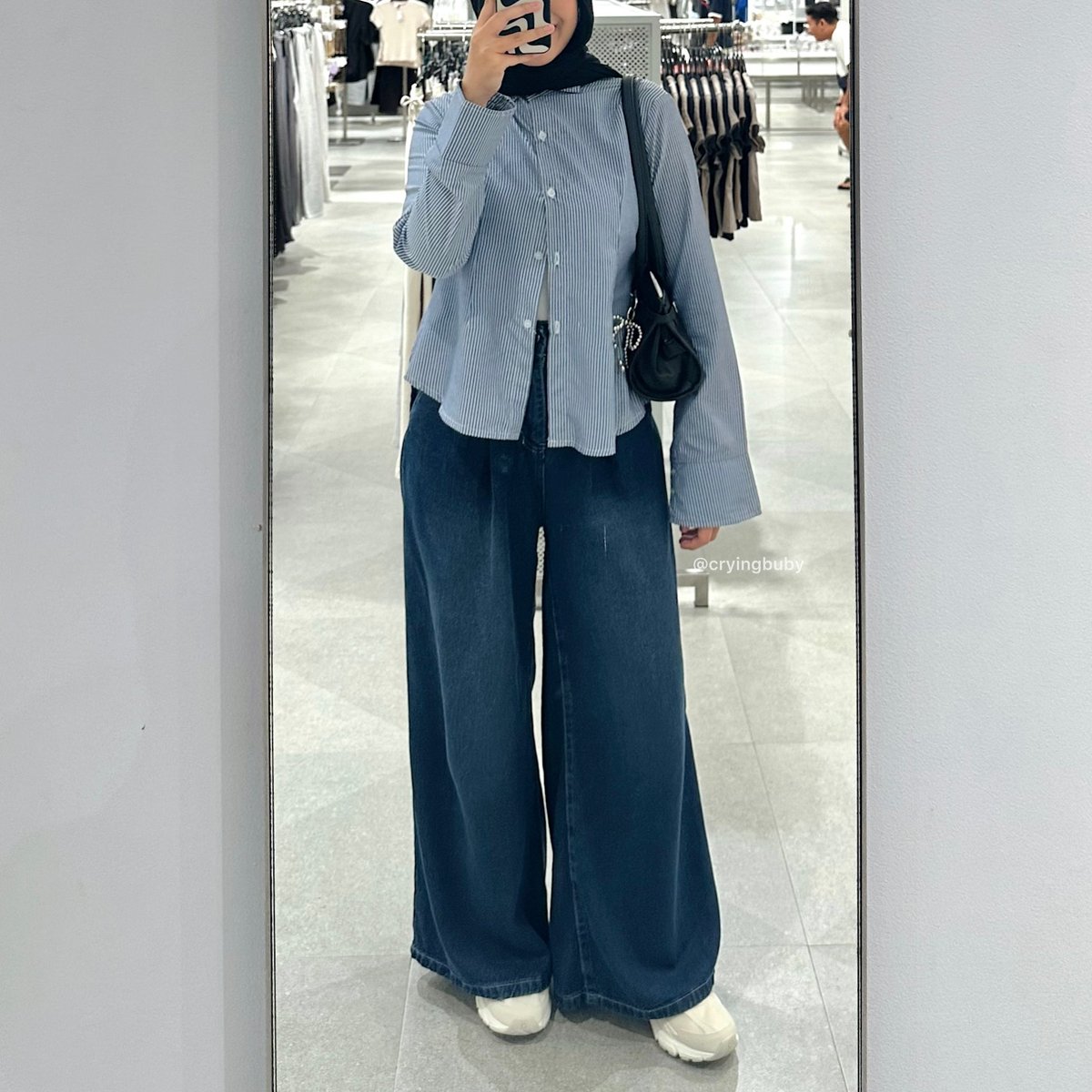 cryingbuby's tweet image. MAU SPILL BEBERAPA JEANS BRAND LOKAL YANG BAGUS BANGET….

ini harganya start 70rban aja😭🫵