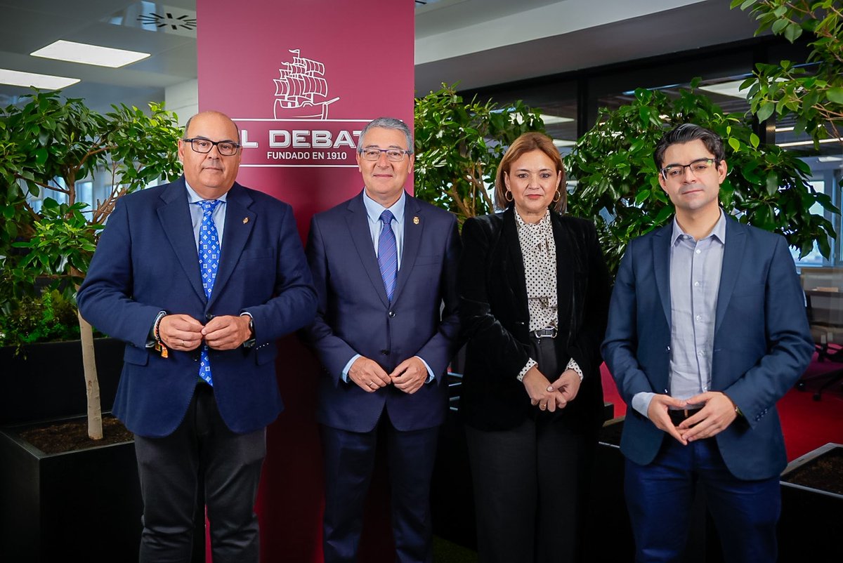 Agradecido a Bieito Rubido y a <a href="/eldebate_com/">El Debate</a> por abordar el momento de pujanza que vive la provincia de Málaga, y los retos mayúsculos que afrontamos: movilidad, sequía… Retos ante los que seguimos reclamando al Gobierno central una apuesta decidida.
eldebate.com/economia/20250…