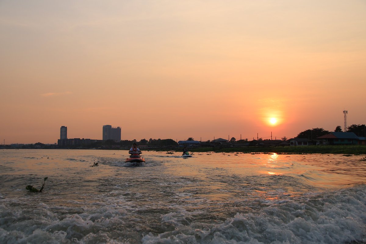 NookJuji's tweet photo. Sunset River Cruise &amp; jetski เช่าเรือ เช่าเจ็ทสกี แม่น้ำเจ้าพระยา นนทบุรี 
อยากติดแกรมกับเรา วิวยามเย็นสวยๆ ติดต่อเลย  😊✨✨🌟🌟 https://t.co/rFSHduyLJe