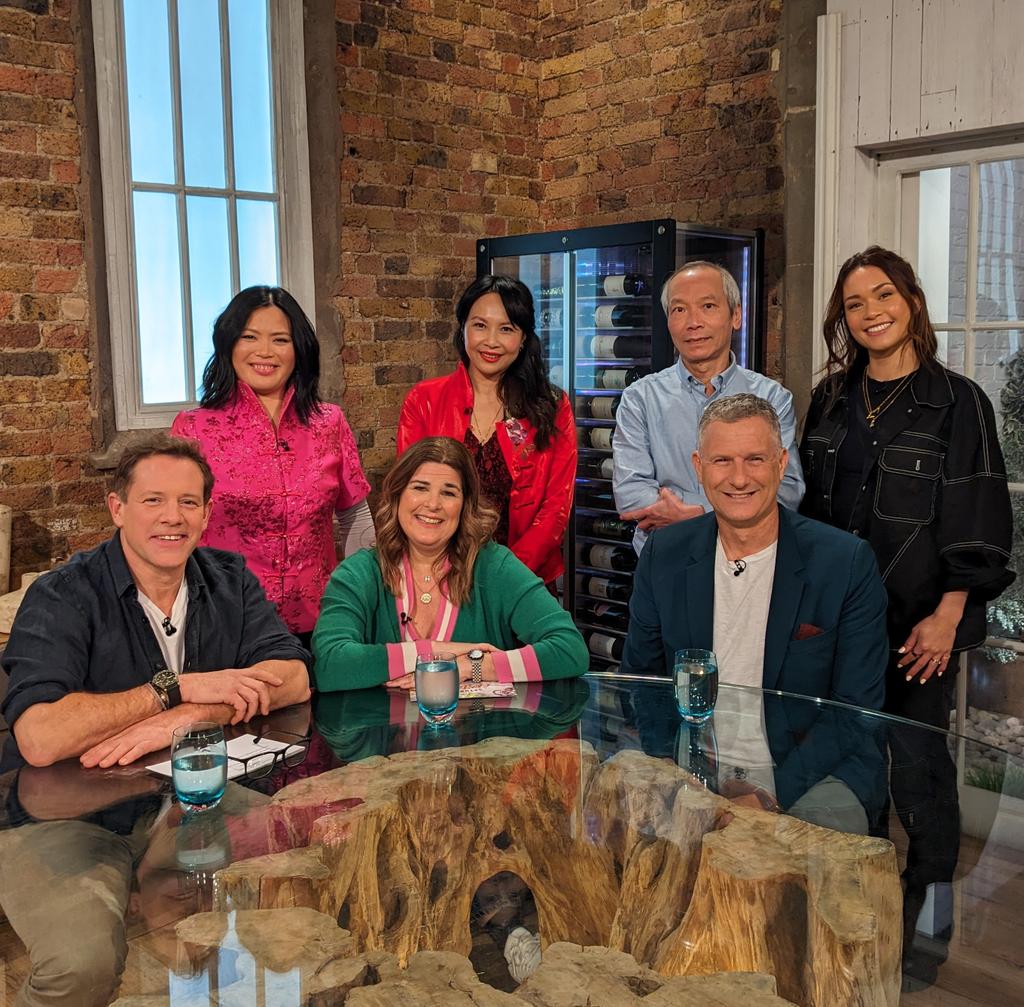 Gooooood morning! We're kick-starting your weekend with our Lunar New Year special - see you live at 10am on BBC One and iPlayer! 🐍🍜🏮

#SaturdayKitchen #LunarNewYear