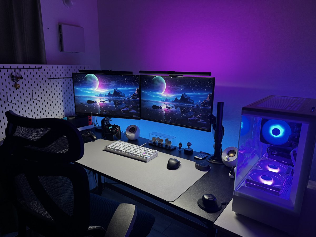 kirak_mono's tweet image. @QuntisO様よりモニターライトをご提供して頂きました！

1週間ほど使ってみて
🌕手元から操作可能
🌕バックライトがなんとRGB
🌕本体がシルバー系で馴染み◯

もともとモニターライトは使っていましたが
バックライトRGBで雰囲気変えるのが面白いです

（1/2）
#quntis  #monitorlight #desksetup #pr