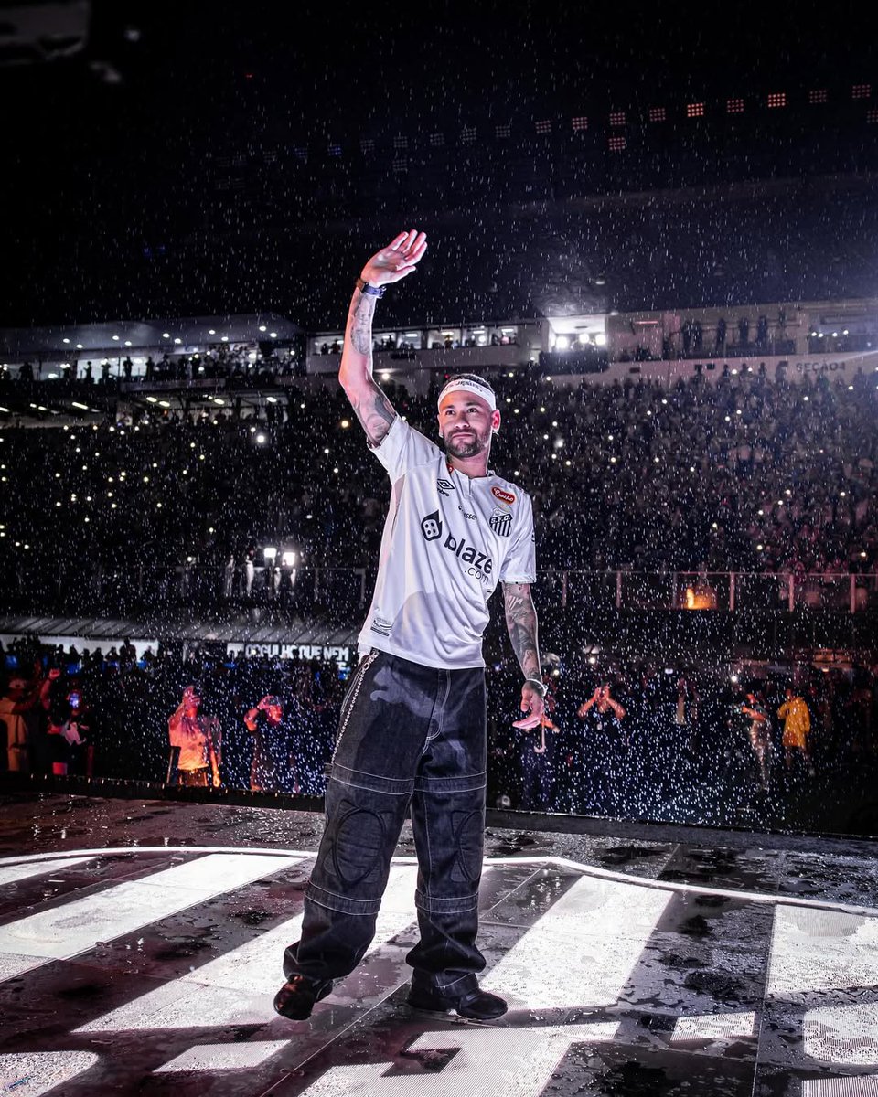 Neymar getting emotional 🥹
There's nothing like Home