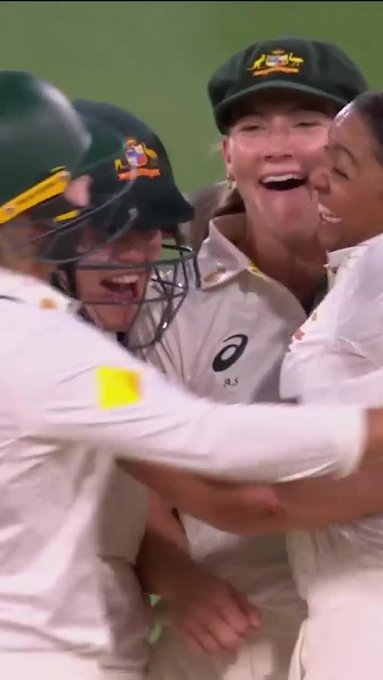 The first ever whitewash in multi-format Ashes history! 📹 Credits: Twitter/cricketcomau
