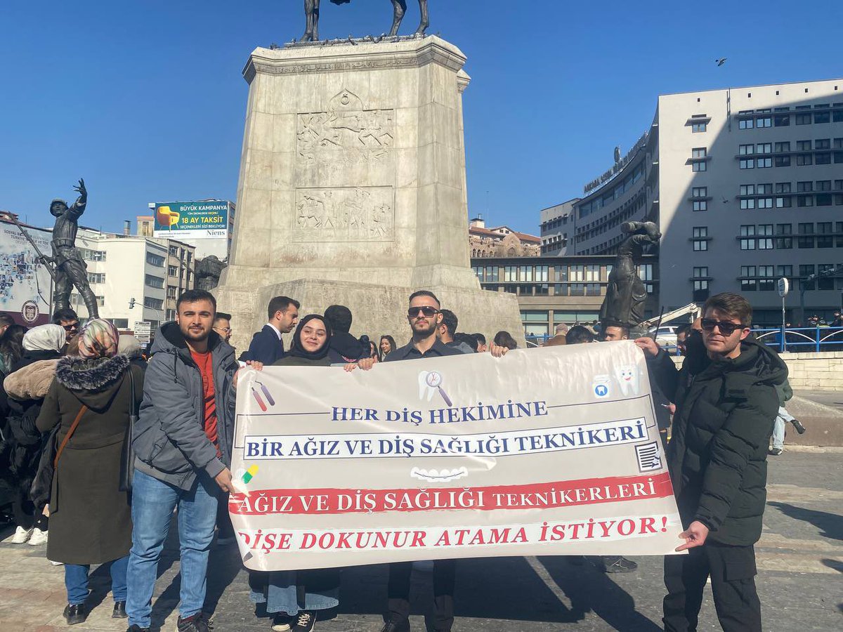 Ağız Ve Diş Sağlığı Teknikerlerine verilen 10 bin kadro sözü tutulsun <a href="/DisKamu/">KADHED(Kamu Diş Hekimleri Derneği)</a> <a href="/drmemisoglu/">Prof. Dr. Kemal Memişoğlu</a> #SağlıkçıAtamaİçinUlusta