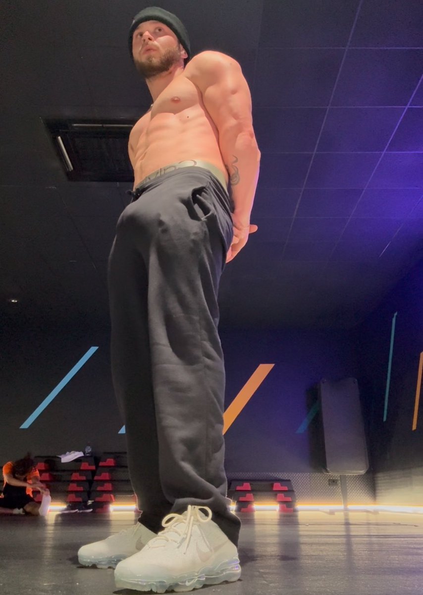 CMFelix7's tweet photo. Smashed gym, now it’s your wallets turn🔥 https://t.co/C1iR33AEtS
