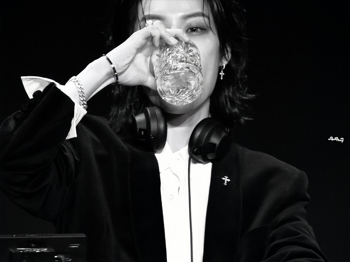 250131 CHEERS TO 2025
#ELCAPITXN #장이정
ㅋㅋㅋ 
<a href="/elcapitxxn/">EL CAPITXN</a>