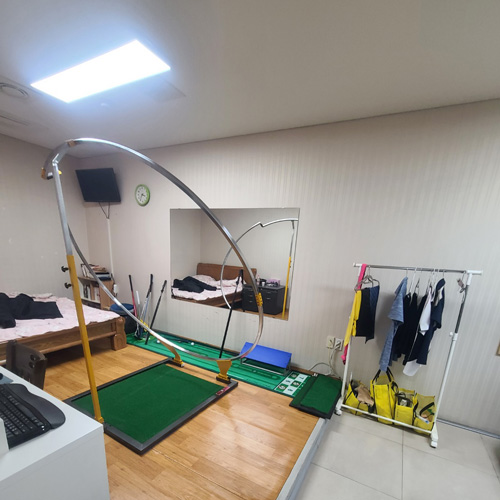 Proswing_Inc's tweet image. [ #스윙플레인 2.0 ] 제품문의:1899-6637 proswing.kr #골프연습머신 제조 (주)프로스윙

#백스윙교정 #골프연습스윙기 #골프궤도연습기 #스윙자세교정 #드라이버스윙궤도연습 #아이언스윙궤도연습