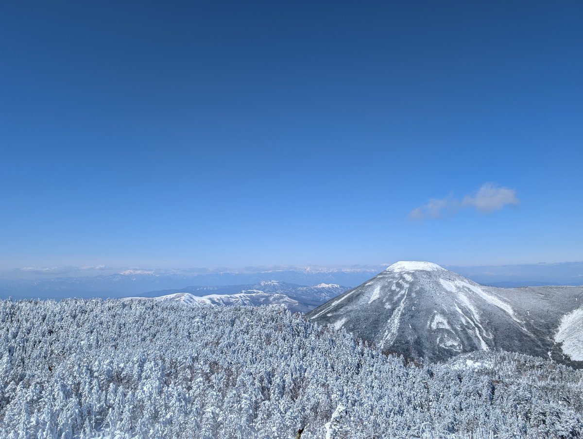 shu2Nac's tweet photo. 昨日の海から一転して、初雪山登山!　八ヶ岳（横岳）。自然の美しさに感動。
#八ヶ岳 #横岳 #雪山登山 https://t.co/jIZhaja8xg