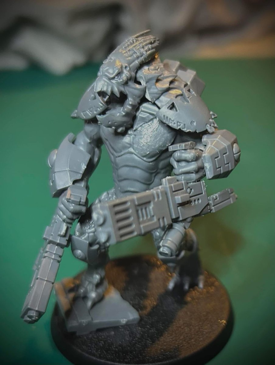 andrewforrest's tweet image. Kroot “Sunforge” Crisis Battle Krootox conversion #WarhammerCommunity #warhammer40k