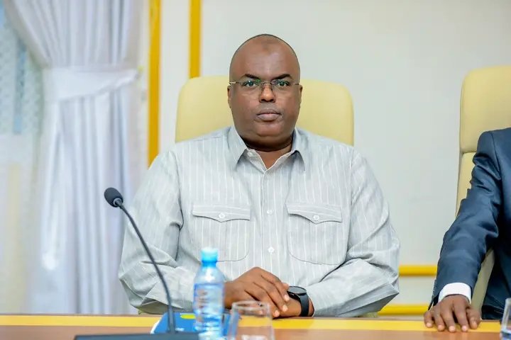 SomalilandMod's tweet image. Madaxweynaha Jamhuuriyada Somaliland Mudane Cabdiraxmaan Maxamed Cabdillaahi (Cirro) ayaa maanta kulankii ugu horeeyey la yeeshay Guddidii uu dhawaan u xil saarey Tirokoobka,
Dib-u-habeynta iyo Casriyeenta Ciidamada kala duwan ee Qaranka,