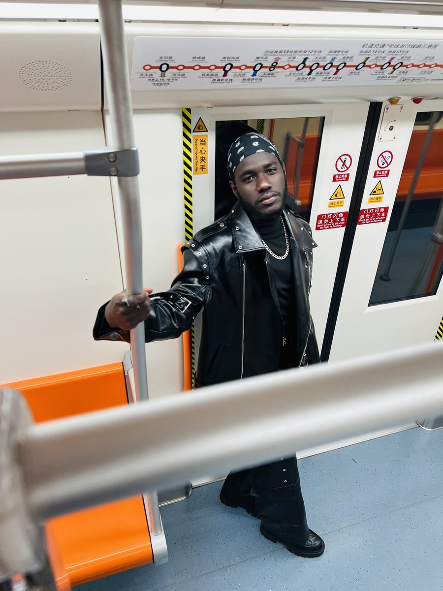 Never be afraid to stand out from the crowd,Always be that one special thing!
#fashion