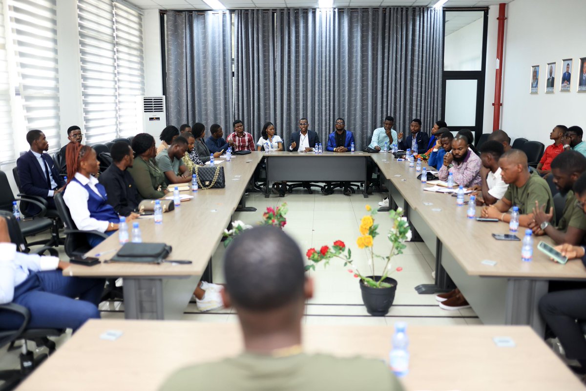 la_voixdesjeune's tweet photo. Cinq fronts ont ainsi été constitués. 
Le 1er front sera axé sur l’aide humanitaire, le 2ème front se concentrera sur le plaidoyer, le 3ème front sera dédié aux victimes, le 4ème front mettra en place une campagne d’enrôlement, et le 5ème front sera basé sur la communication. https://t.co/fjZpFifXrA