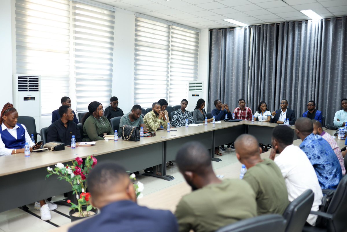 la_voixdesjeune's tweet photo. Cinq fronts ont ainsi été constitués. 
Le 1er front sera axé sur l’aide humanitaire, le 2ème front se concentrera sur le plaidoyer, le 3ème front sera dédié aux victimes, le 4ème front mettra en place une campagne d’enrôlement, et le 5ème front sera basé sur la communication. https://t.co/fjZpFifXrA