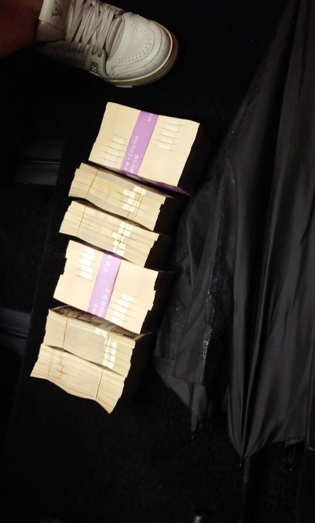 こんにちは、友人の皆さん、本当に助けが必要な場合は、心からメッセージを送ってください