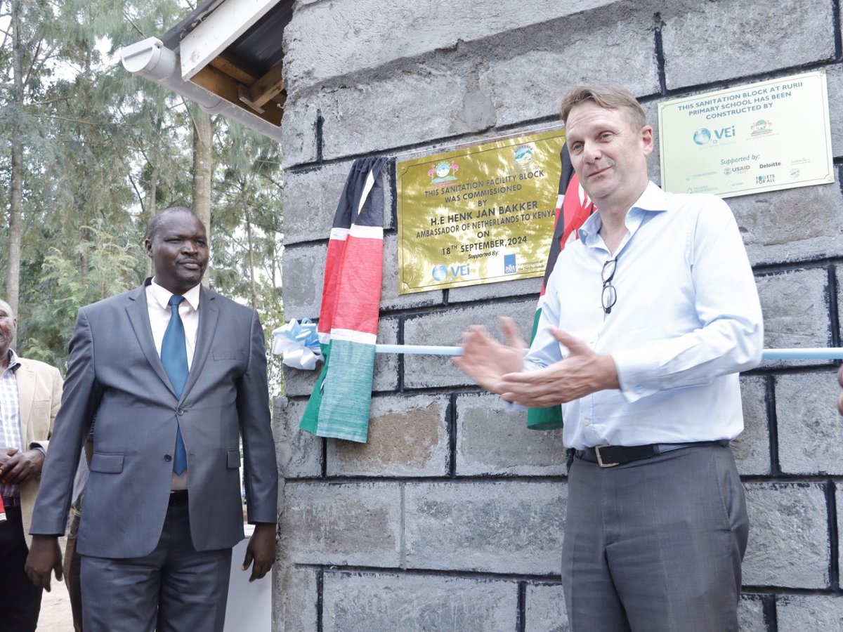 WWF_Kenya's tweet photo. Tomorrow is #WorldWetlandsDay!
Protecting aquifers is key to sustainability, yet contamination from latrines threatens groundwater. In Nakuru, the Kabatini water fields supply 40% of the cityโs water.
To safeguard it, NAWASSCO & @VEI_NL via the #CatchmentToTap project are using biodigesters to:
โ๏ธ Convert waste into biogas
โ๏ธ Prevent contamination
โ๏ธ Boost public health & sustainability
Thanks to funding from the @NLinKenya.
