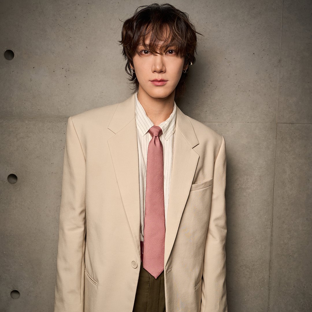 2025年冬 メンズショー
バイ アンソニー・ヴァカレロ
━━━━━━━━━━━━
ショー会場にて、モダンなスーツを纏うNCTのテン・リーをキャッチ。

▼ショーの全容はこちら
bit.ly/4hgR8BE
#YSL #SaintLaurent #サンローラン #ZebDaemen