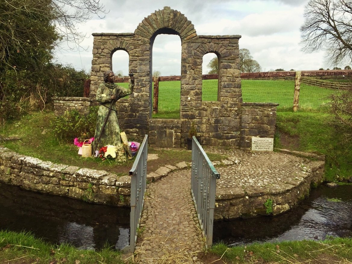 ✨ Happy St. Brigid’s Day! 🌿🔥
Today, we celebrate Ireland’s beloved patroness, a symbol of hope, renewal, and strength. As we welcome Imbolc and the first signs of spring, may Brigid’s spirit of kindness and inspiration guide us forward. 💛

#StBrigidsDay #Imbolc #visitireland