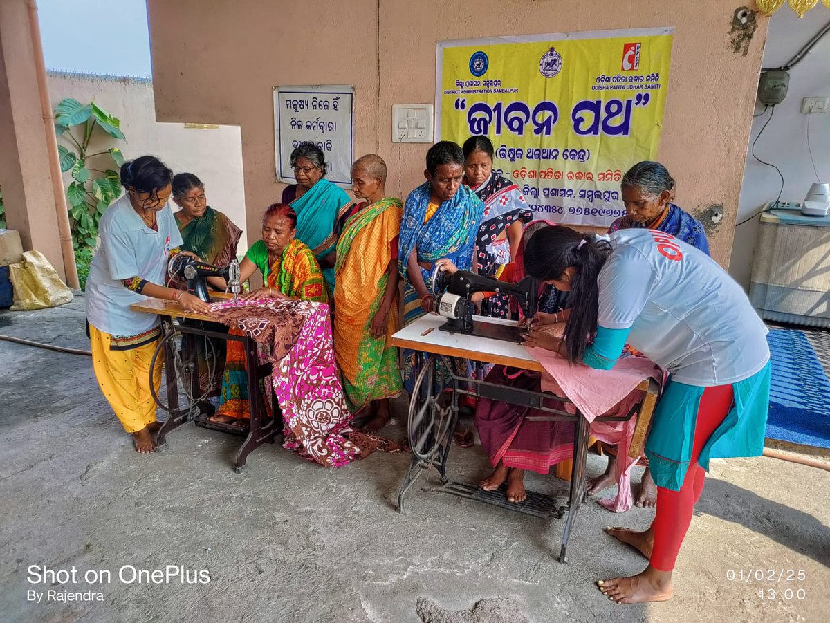 Matrumayee5's tweet photo. #livelihoodtraining #saynotobegging #saynotohomeless  thanx @CMO_Odisha @DmSambalpur @sambalpur @PMOIndia https://t.co/r8lgNoOuWU