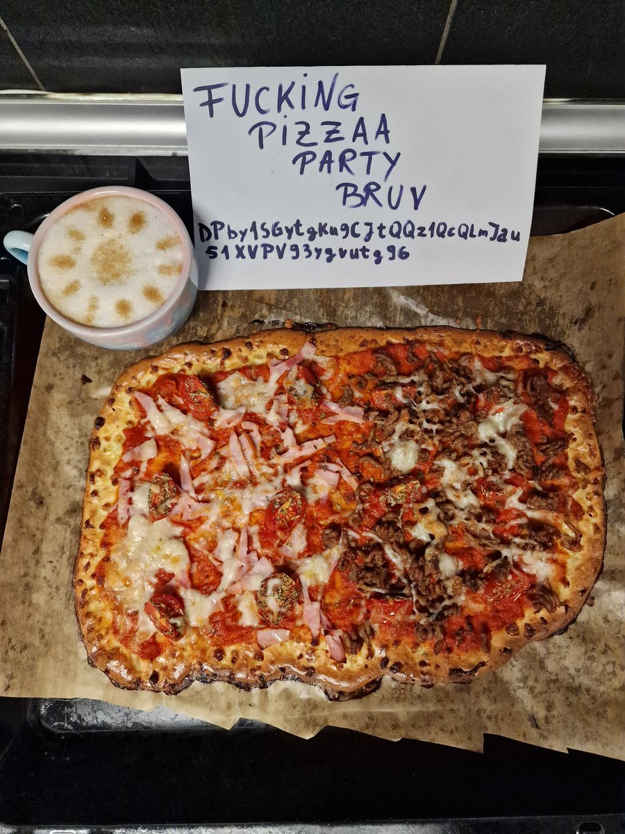 pbbBogdan's tweet photo. @ZssBecker Protein pizza + coffee in the weekend mornings
Pizza macros ~600cals, ~65p
Tastes just like a regular pizza (dm for recipe) https://t.co/e1LMZTBkFp