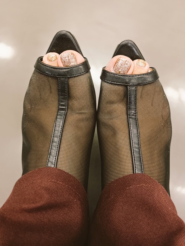 Luca_pedicure's tweet photo. #素足 に #ブーツ 履きっ放し👢✨️
#足裏 もSexyな匂い…!?👣💕

#ペディキュア #フットネイル #feetsoles #可愛いとおもったらRT #いいなと思ったらRT #足フェチ #足裏フェチ #性癖に刺さったらいいねorRT https://t.co/fqJQ0InBUZ