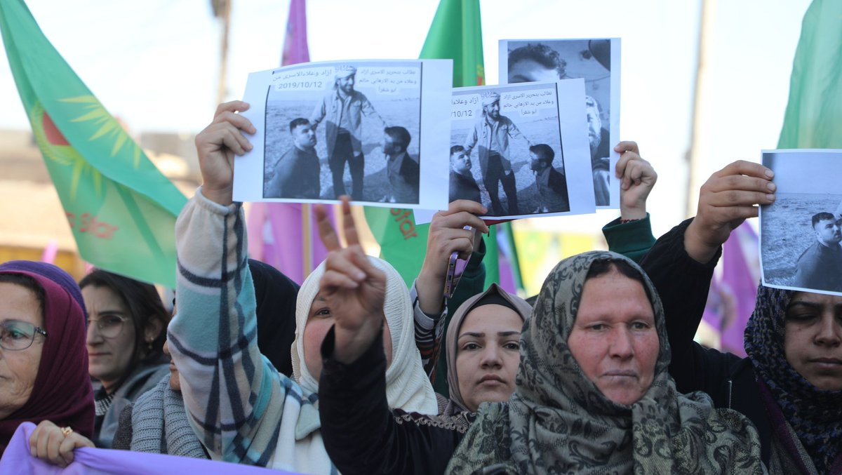 starkongra1's tweet photo. نظم مؤتمر ستار مسيرة جماهيريةنسائية تحت شعار: "قَتَلة النساء لا يبنون سوريا الديمقراطية"
 إحتجاجاً على حضور قاتل القيادية الكردية السورية الشهيدة "#هفرين_خلف"، في "مؤتمر النصر" في دمشق. https://t.co/YOkDTOUUYi