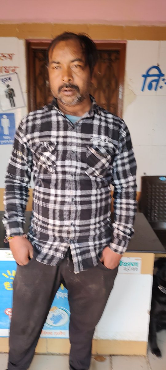 devendrabhide's tweet photo. This person operating Sulabh Shauchalay (Gents and ladies) near Sandiapani Ashram seems drunk. And also extorting money even after it's been written as free.
Requested to take appropriate action.
@UjjainPolice @drmohanyadav51 https://t.co/6dGtz5G2BC