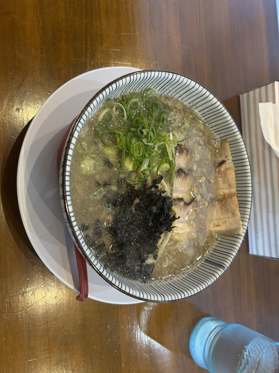 3blue_jupiter's tweet photo. #群馬のラーメン #前橋のラーメン #ごわ麺一ノ里 昨年オープンした ごわ麺一ノ里さんで ごわ麺処 超スープ 頂きました 美味しいかったです 清潔な店内 イケメンな大将さん美味いもちもち麺 また伺いますhttps://t.co/TckrgSs5Bn https://t.co/kTUEK2K1Nn