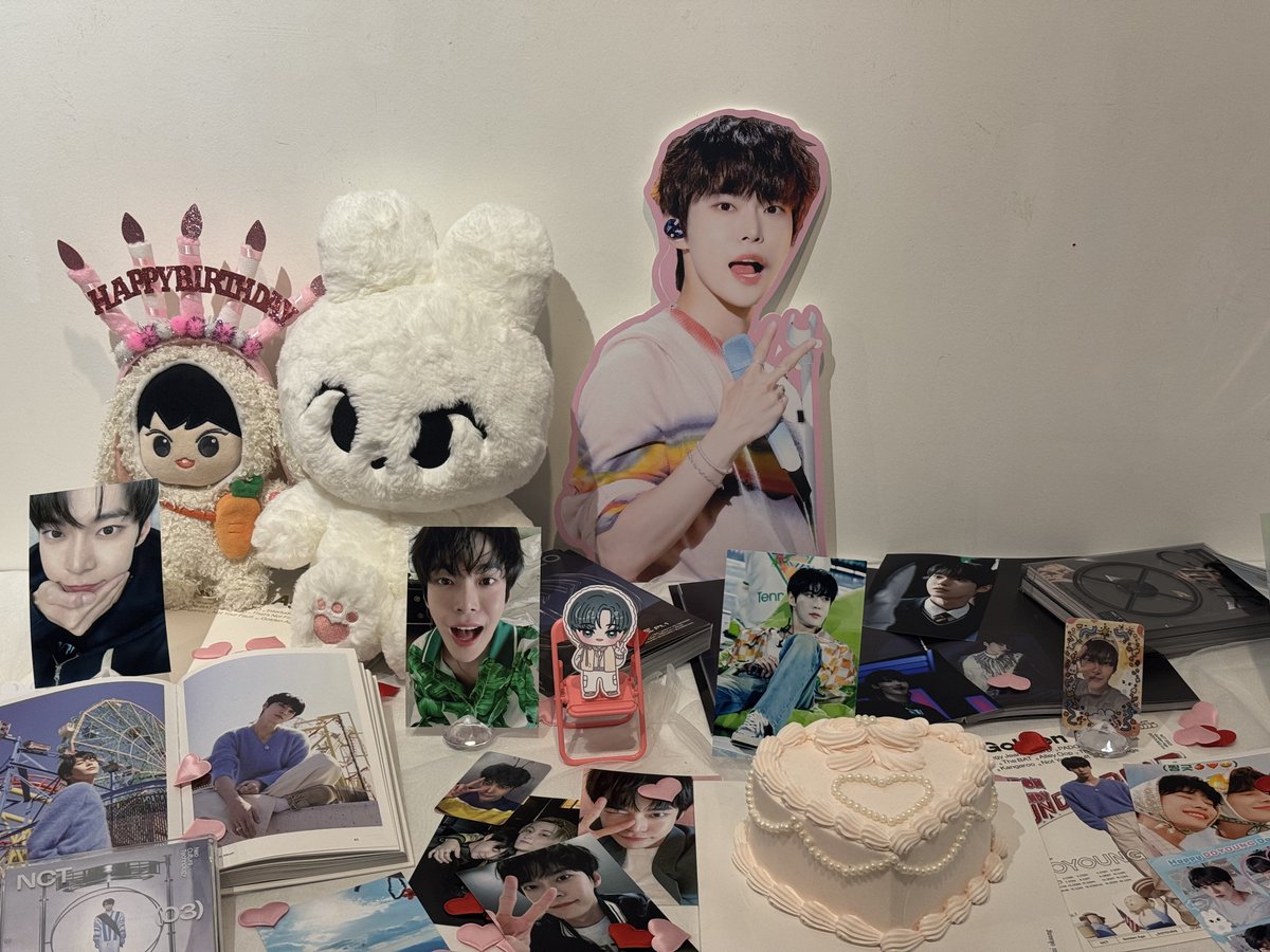 #사랑에빠지기까지2시간1분전

비가 와도 도영이 생일은 축하해주러 가야지
귀엽고 깜찍한 도영이가 가득해서 넘나 귀여웠던 곳!! 늦게 가서 럭드 제대로 못한 게 조쿰 아쉬웡