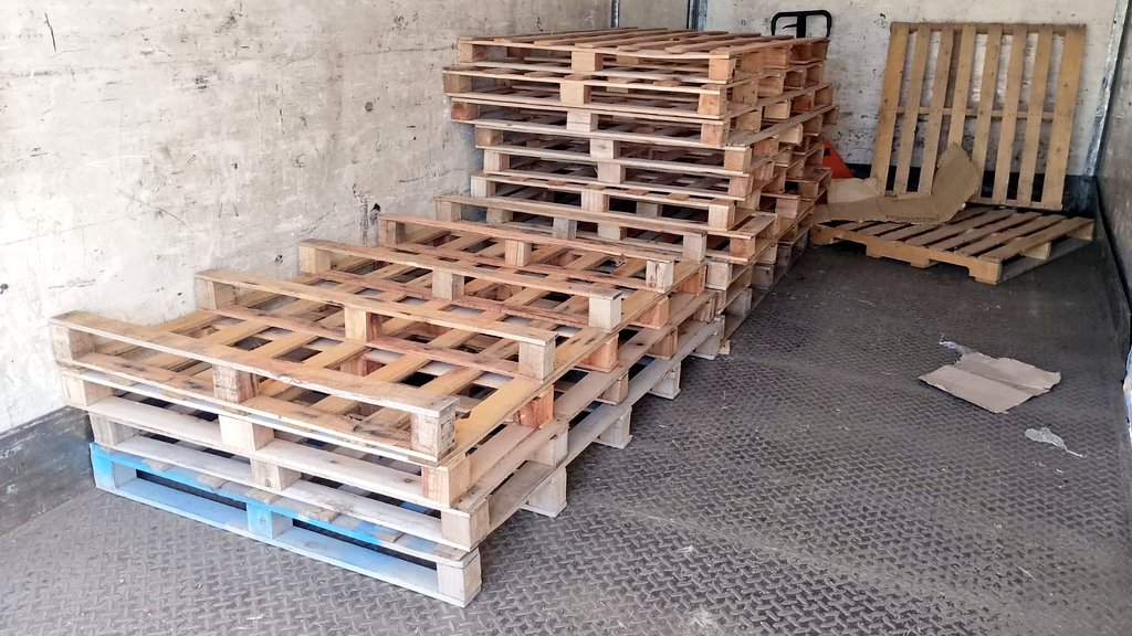 Val_Fabian's tweet image. 📢🌱 ¡Ayer recibimos una nueva donación de #Pallets!

Gracias @AutosdelSurSA🙌 por reafirmar el trabajo conjunto este 2025.
Estos #pallets los desarmamos 🔨 y los convertimos en cercos, bancales y macetas para las huertas🌱 del programa #HuertasDeLaCiudad🍅🥦🌼, promoviendo un