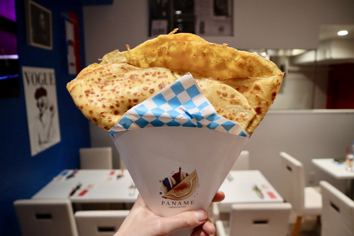 ogu_gourmet's tweet photo. 誰も知らない🫢フランス・パリのクレープが、今日オープンしたよ！

４０cmと現地サイズの食事系で、卵の芳醇な香りにもちっと食感の生地✨マダガスカルのバニラクリームを使ったロールクレープは、シュワっと消える食感と上品な甘みが印象的😋

本場と同じ製法&amp;機械で、フランス人が作る味は最強だよ https://t.co/zLy1OgftYD