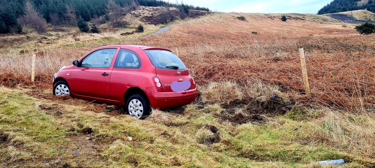 BeefuVT's tweet image. Accidentally ate shit last night coming around a corner but I'm physically OK! Had to walk back from the middle of nowhere with no charge on my phone in the cold at like 4AM 😭

Dignity: gone
Wing mirror: removed
Crashginity: stolen
L: taken