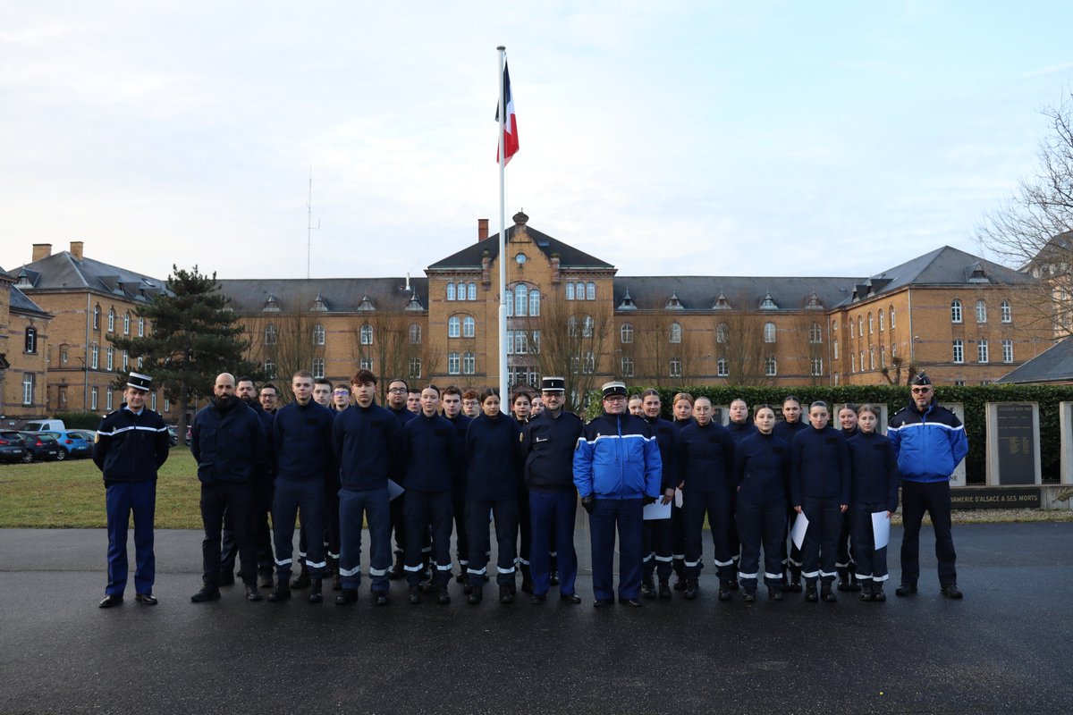 Hier, 22 élèves de terminale du #Bacpro "Métiers de la sécurité" du lycée Mathis à #Schiltigheim ont brillamment achevé leur stage professionnel de 10 jours au contact de #gendarmes👏. Nous sommes fiers des liens tissés avec cette jeunesse engagée à travers une expérience unique.