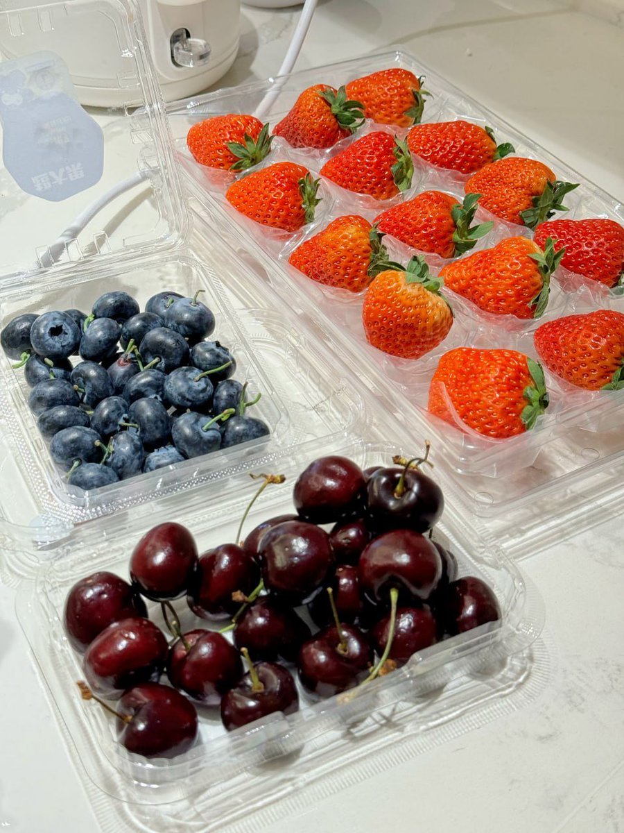 Adeline_dssh's tweet image. 毎日果物を食べましょう