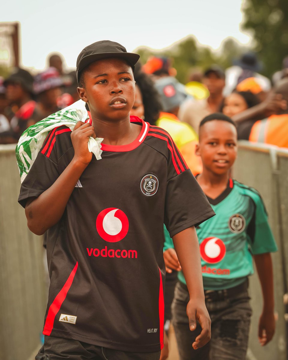 orlandopirates's tweet photo. #SowetoDerby Fever
⚫⚪🔴⭐
#OrlandoPirates 
#OnceAlways https://t.co/B4pa5rMayc