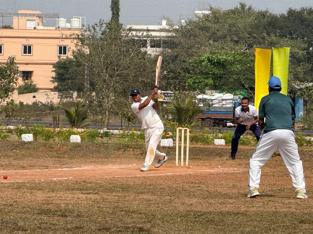 BSFODISHA's tweet photo. 🏏 A thrilling cricket match between Ftr Ops Odisha & 02 Bn #BSF
An event to foster camaraderie, team spirit, and a healthy sporting culture. Such activities help de-stress troops and boost their morale. 💪⚡ #TeamSpit https://t.co/NN3qTlIUvW
