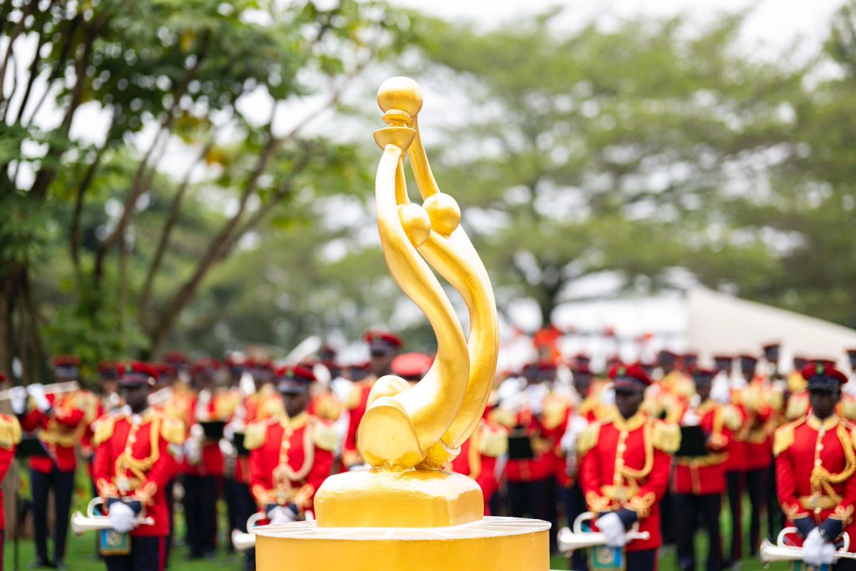 “Aho gutatira u Rwanda cyangwa kurutanga mu maboko y abatindi batagira umutima, uzemere urwitangireho igitambo na mbere wari kuzagenda utabihisemo. 

Wowe uzazima ariko u Rwanda wo ntiruzazima kandi kutazima kwa wo niwo muzuko wawe nk'Umunyarwanda”

#Ubutwari2025