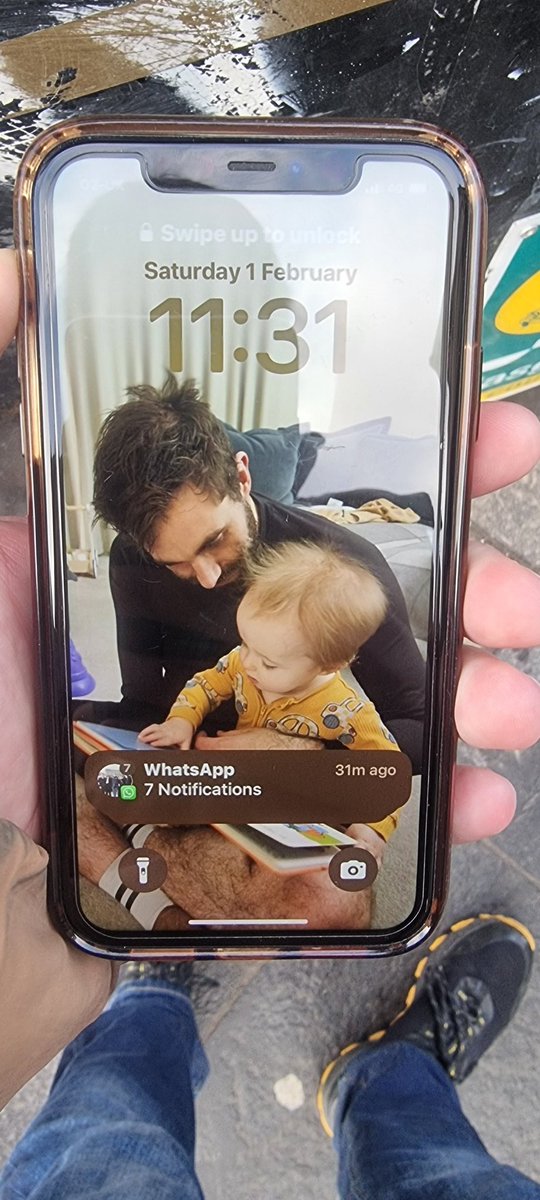 PLEASE SHARE - LOST PHONE 

Found this phone outside Ting Thai on Byres Road Glasgow.

Please share as widely as possible to help reunite with owner. 

If owner not found by end of today phone will be handed in to New Gorbals Police Station.