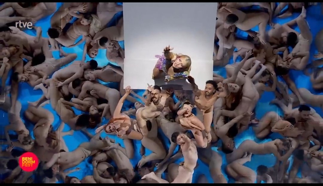 HOY A VOTAR MASIVAMENTE A KUVE, AMORES.
#BenidormFest
#BenidormFestFinal 
#benidormfest2025