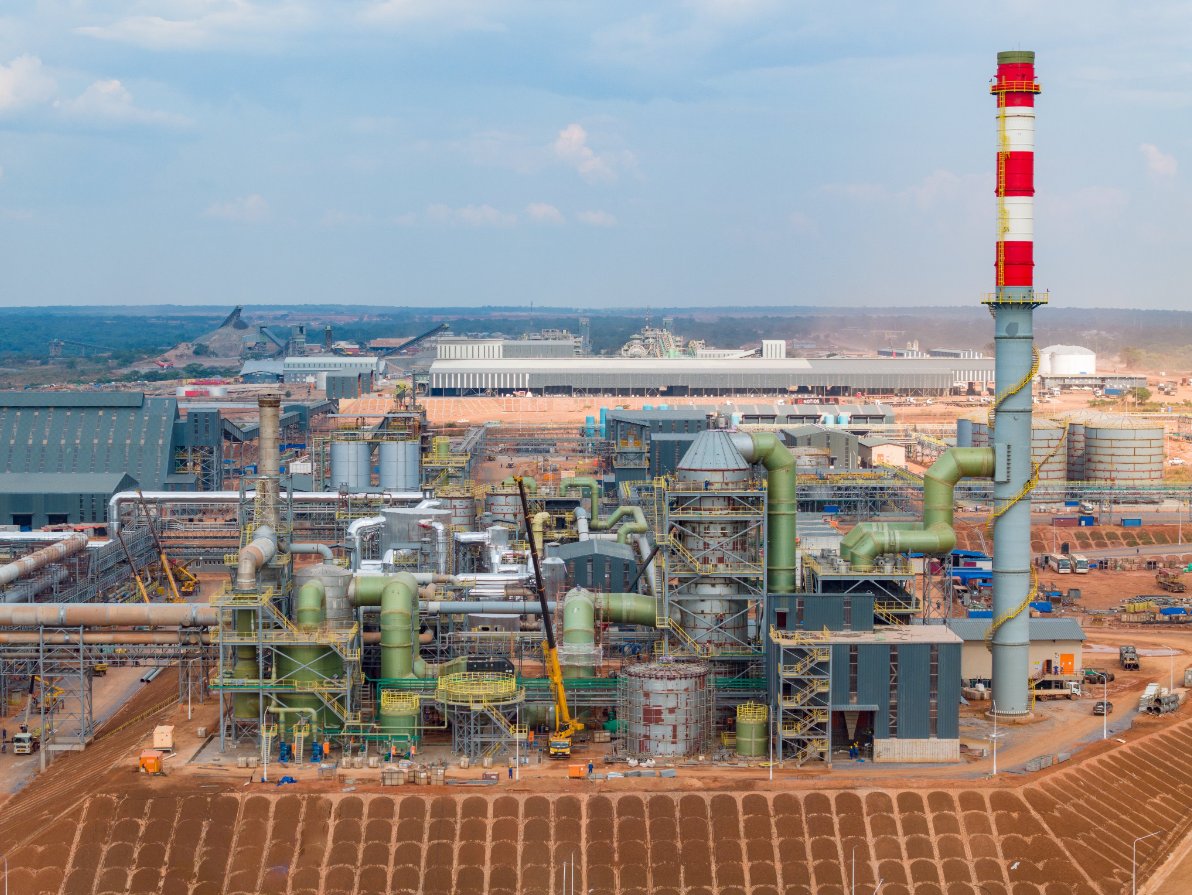 colonialwatch's tweet image. 2/5 🇨🇩RD Congo : Second bénéficiaire des investissements Chinois pour l&apos;extraction minière ⛰️💰🇨🇳

🇨🇩 Selon une étude d&apos;#AidData, la République Démocratique du Congo se classe derrière le #Chili  en tant que deuxième destination mondiale des financements chinois dans les…